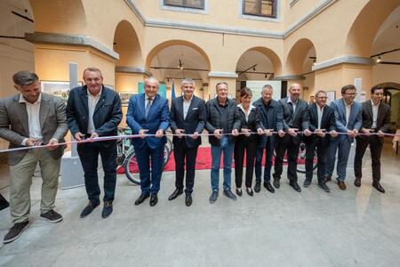 1_Prerez traku ob otvoritvi sistema e-koles za javno izposojo_Foto_STA